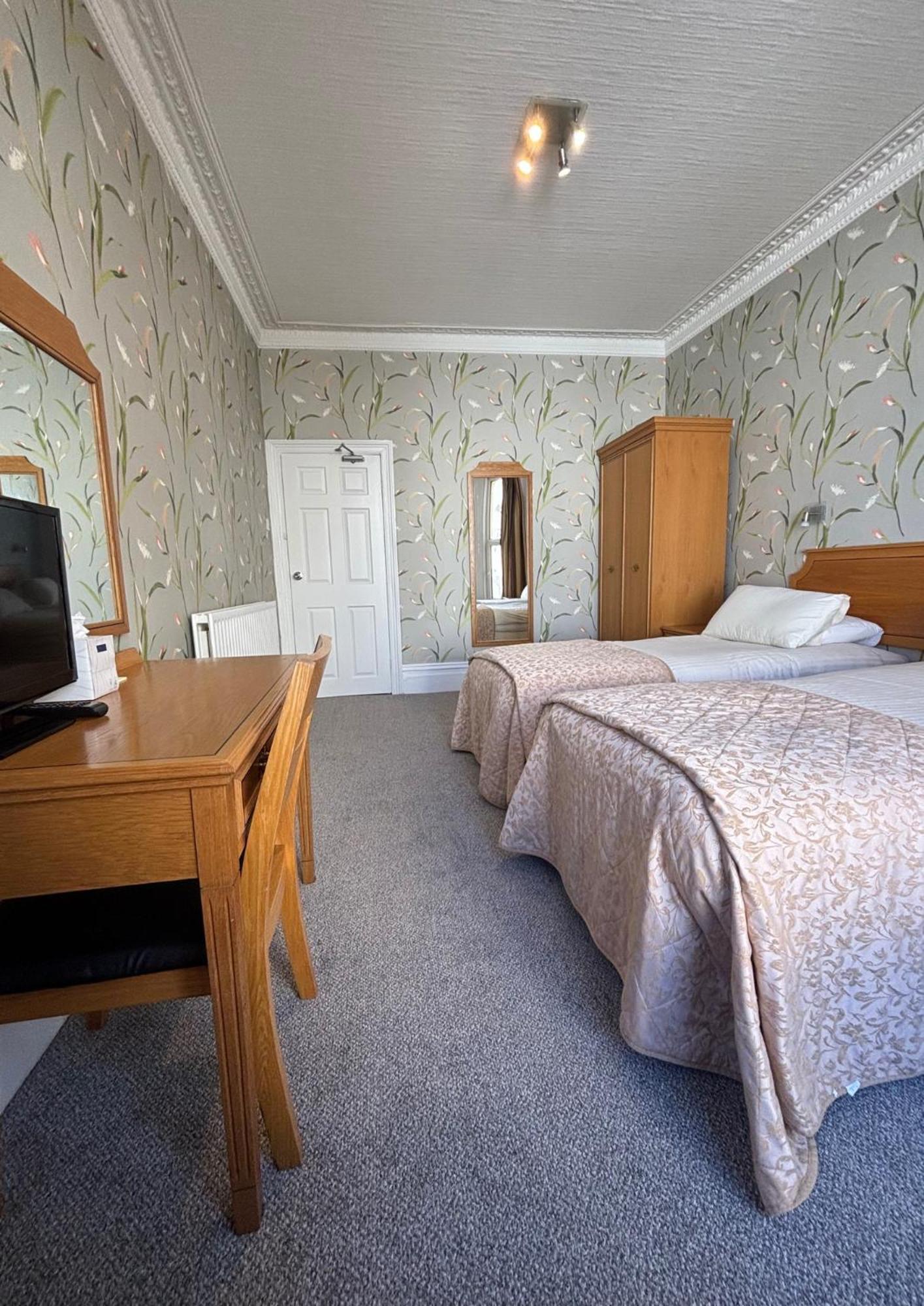 Welbeck Hotel & Apartments دوغلاس المظهر الخارجي الصورة